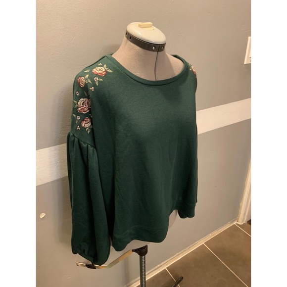 Coco + Jaimeson pullover sweater - Picture 3 of 6